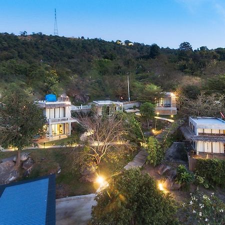 Twelve Oclock Resort Si Khio Bagian luar foto