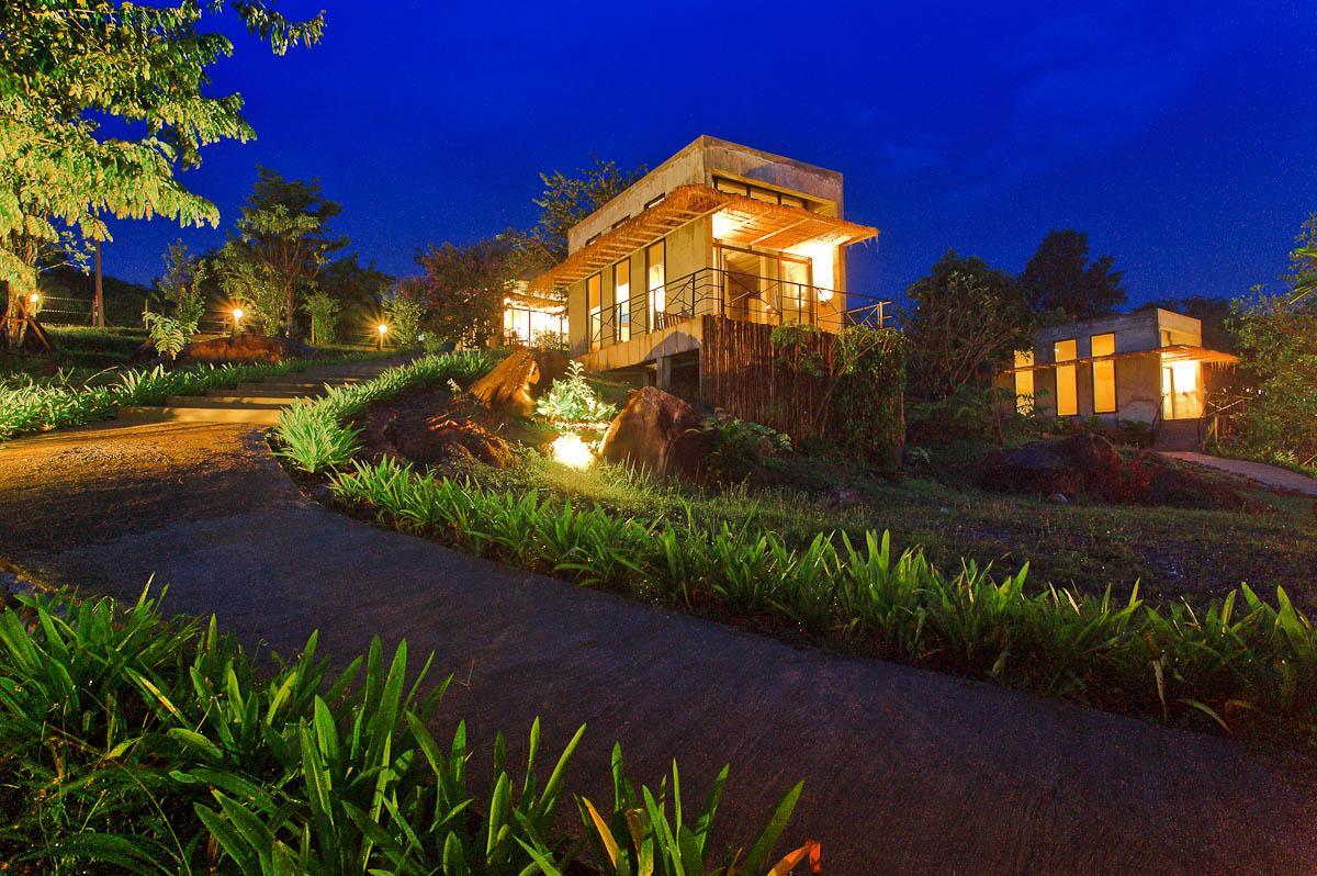 Twelve Oclock Resort Si Khio Bagian luar foto